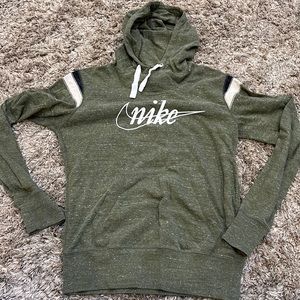 Women’s lightweight Nike hoodie.  Size small.  Good condition.